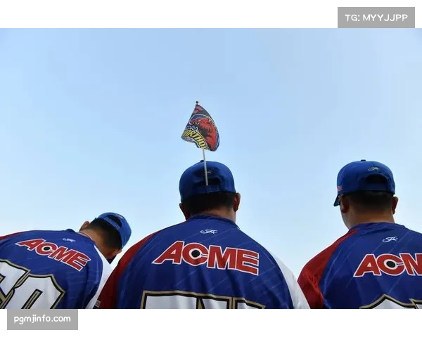 英国伦敦举办首届“城市企业垒球联赛”,金融与科技公司组队参赛